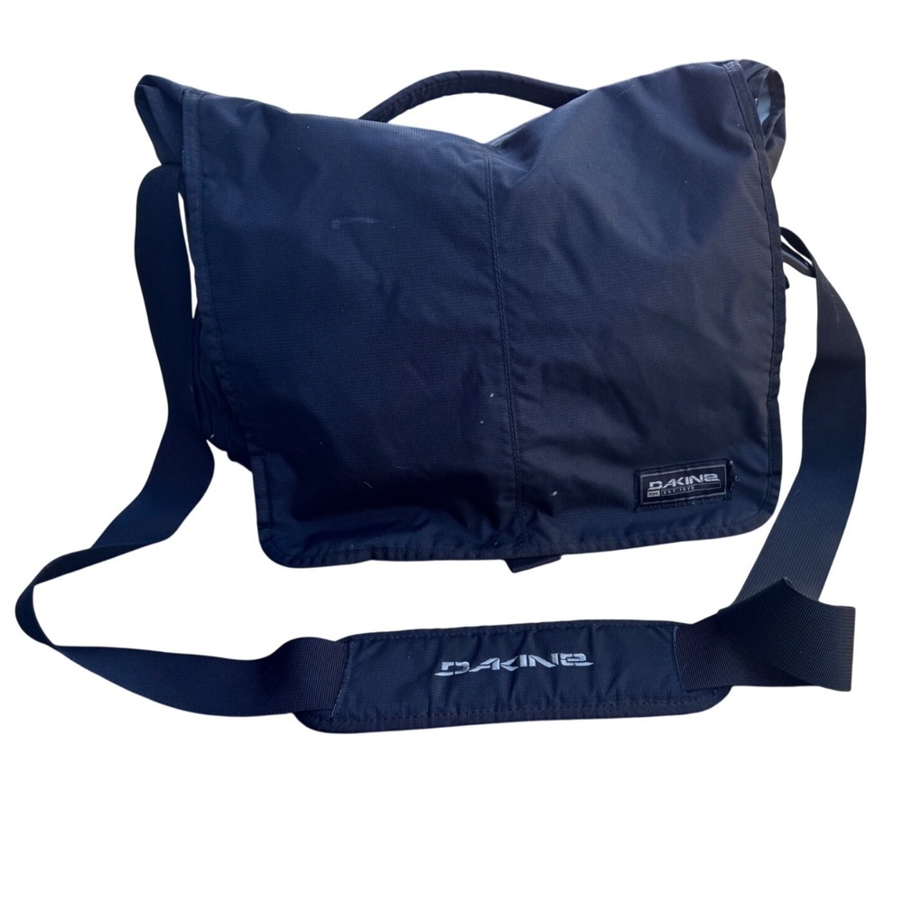 Dakine Messenger Bag Black Nylon‎ Laptop Commuter Crossbody Travel Satchel
